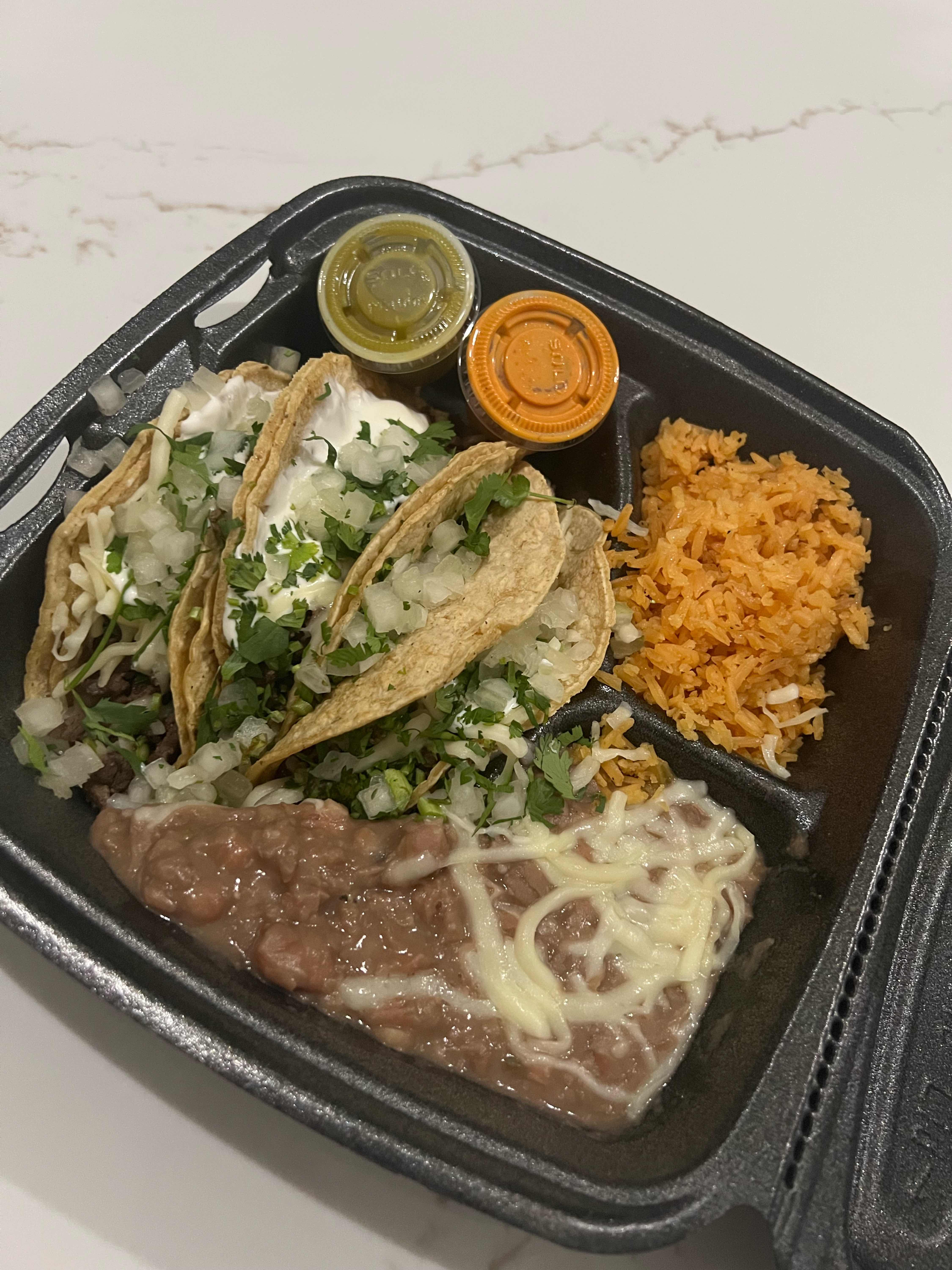 Cena de 3 Tacos / 3 Taco Dinner