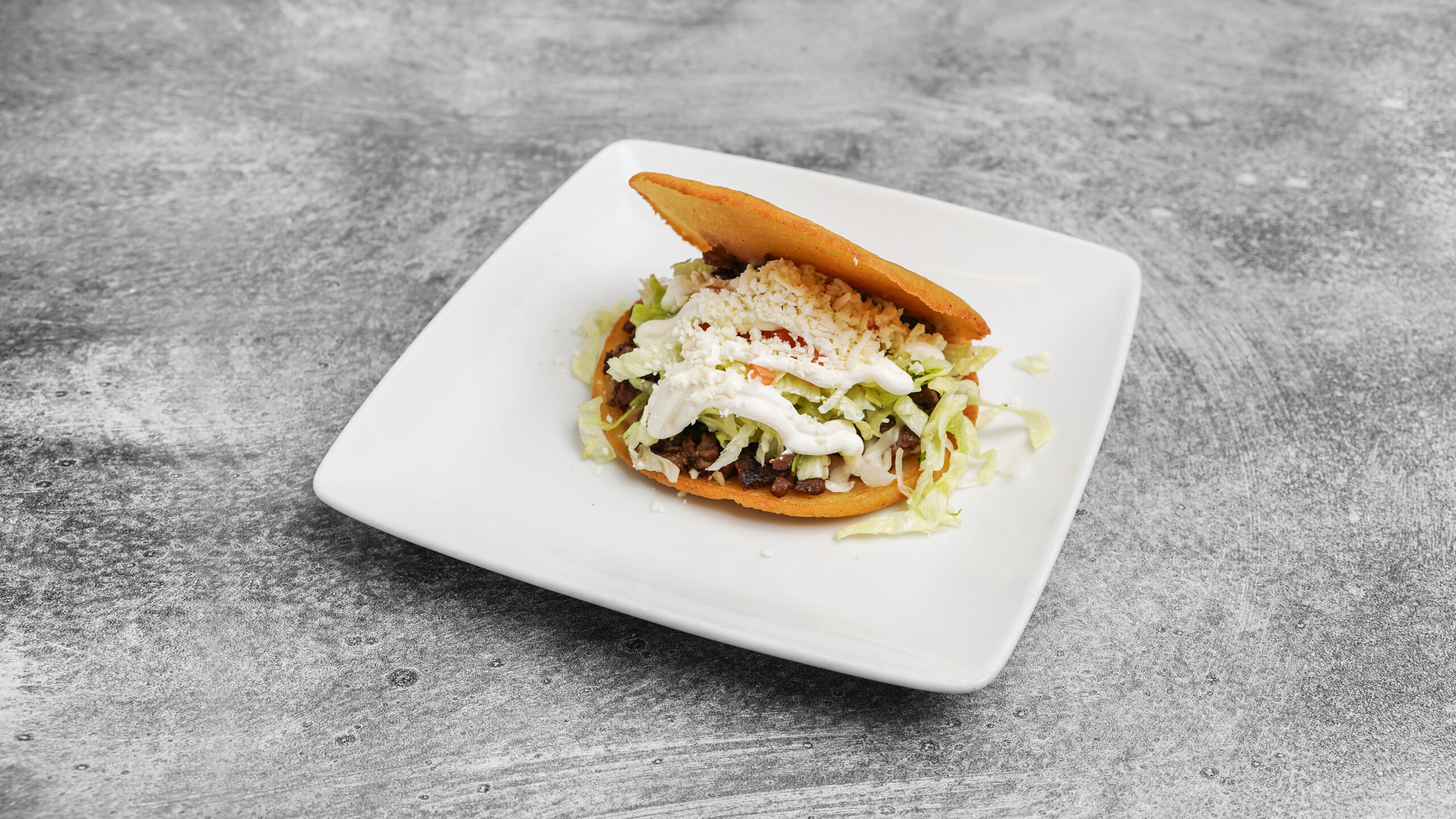 Gordita de Pastor / Seasoned Pork Gordita