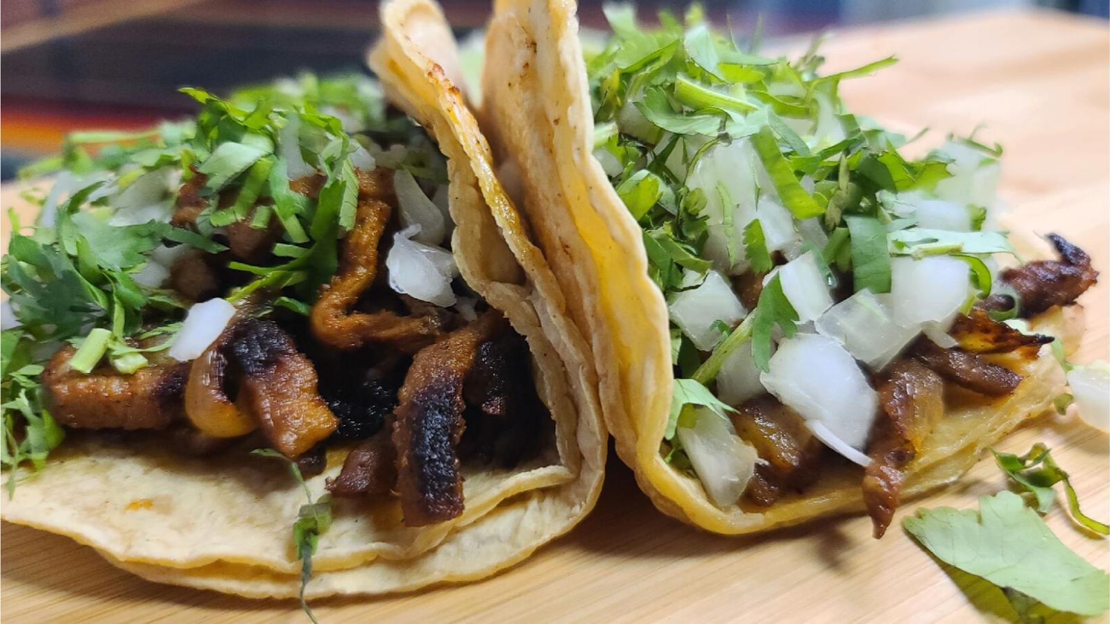 Platillo de Cena de 2 Tacos / 2 Tacos Dinner Plate