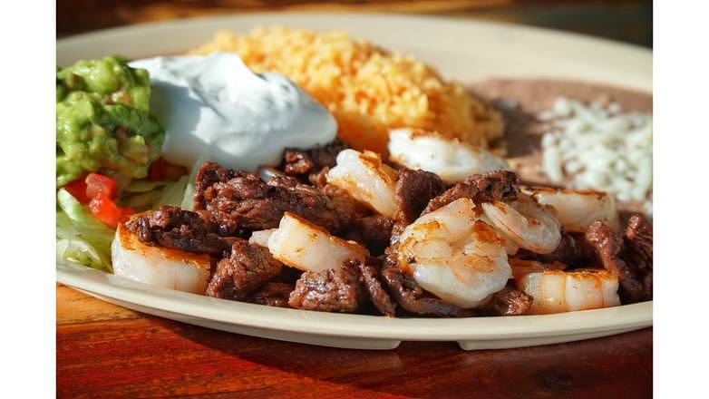 Carne Asada Con Camarones