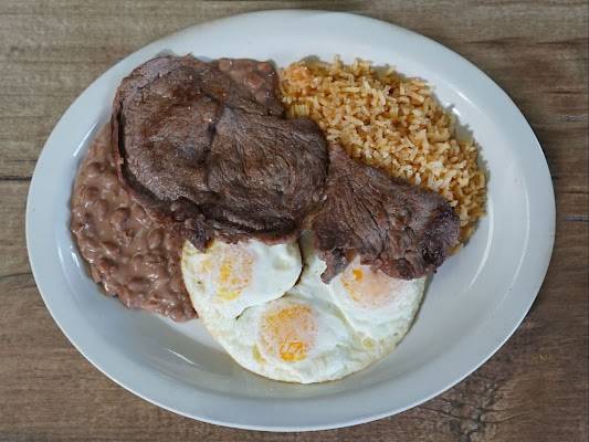 Huevos con Bistec