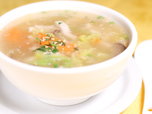 Sopa de Pollo con Verduras