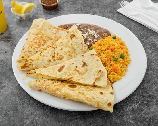 Cheese Quesadilla Plate (Platillo de quesadilla de Queso)