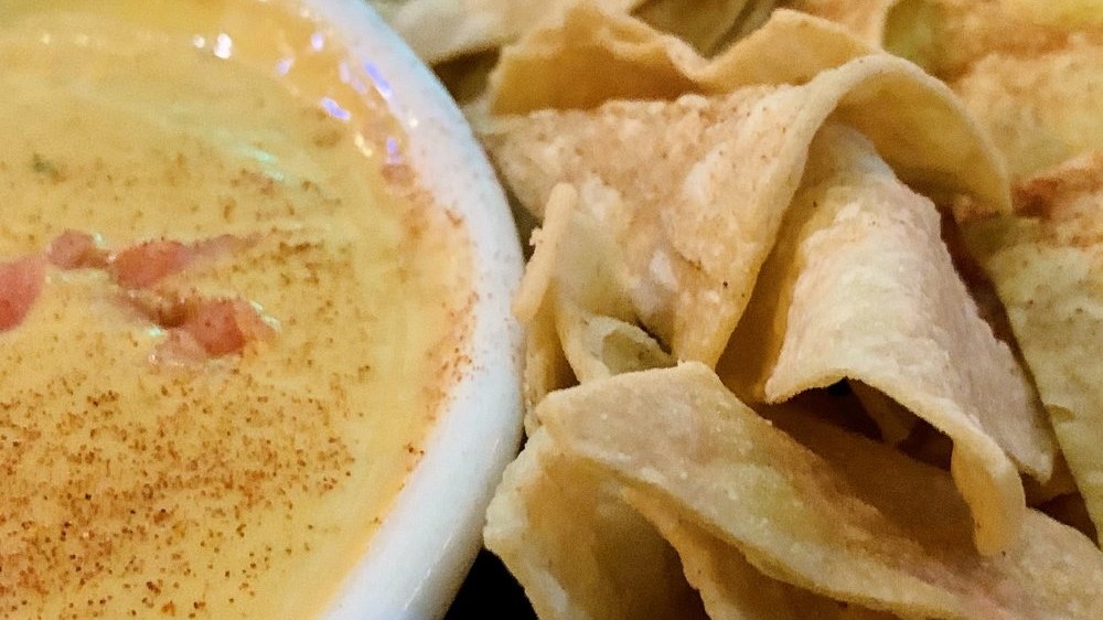 Chile Con Queso Dip