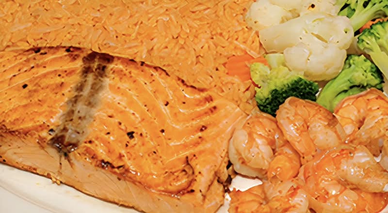 Salmon and shrimp platter