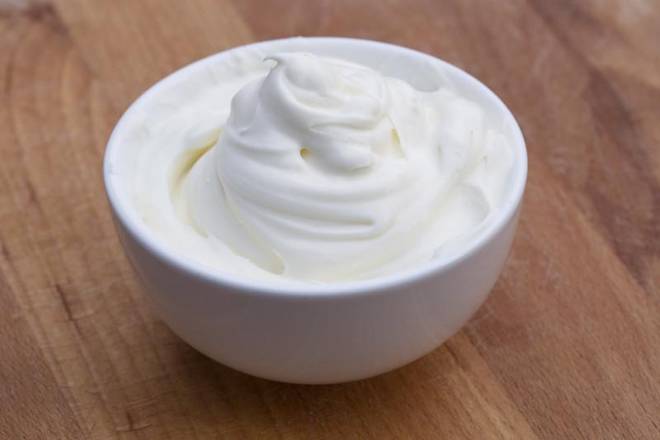 CUP OF SOUR CREAM *