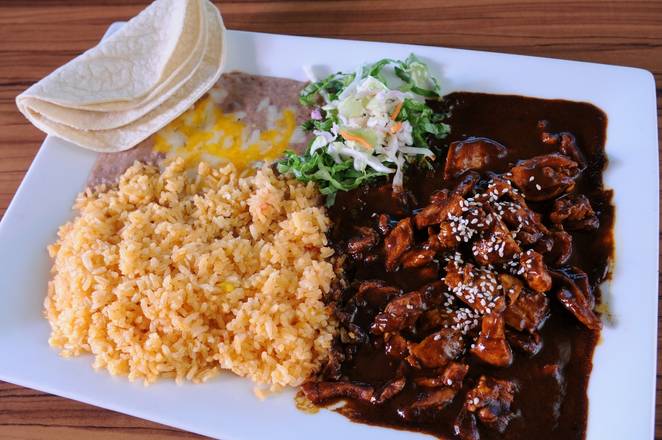 D - POLLO Y MOLE *
