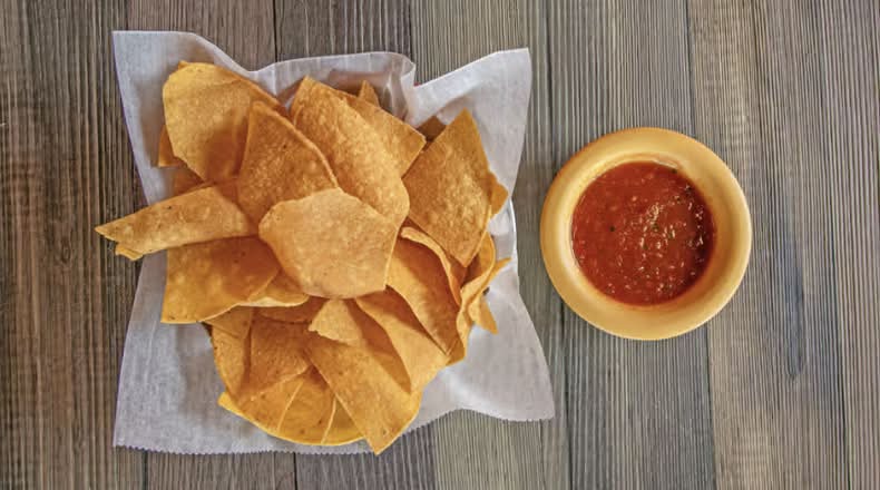 Chips y salsa large