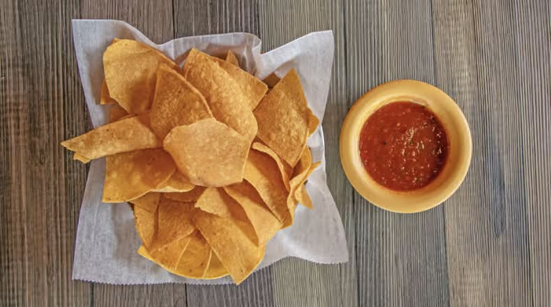 Chips y salsa medium