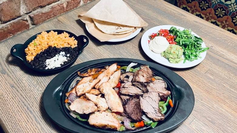 Pollo y Asada Fajita