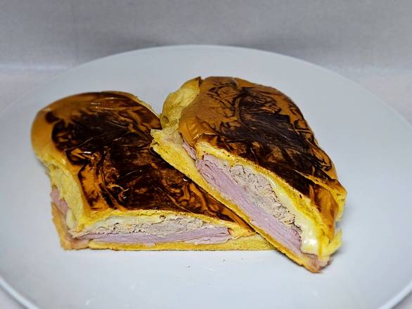 Sandwich de Medianoche Regular