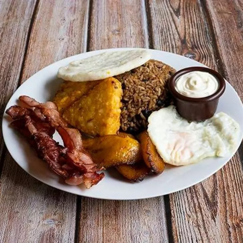 Desayuno Tocineta-hash Brown
