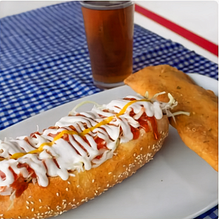 Combo 1: Hot Dog Jumbo Clasico+ Calzone