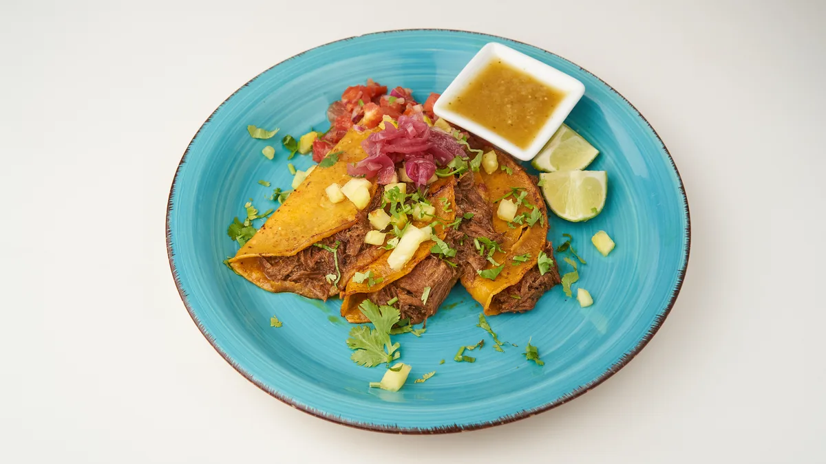 4. Birria-Taco mit Käse