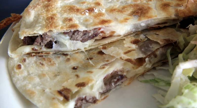 Chicken / Pollo Deshebrado Quesadilla