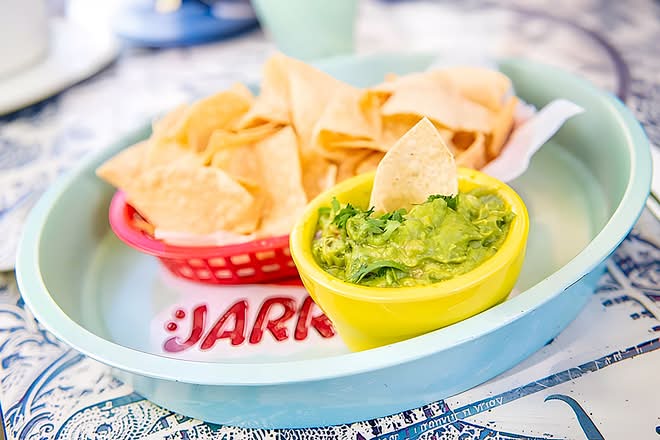 Guacamole (8 oz) and Chips