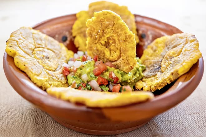 Tostones y Guacamole
