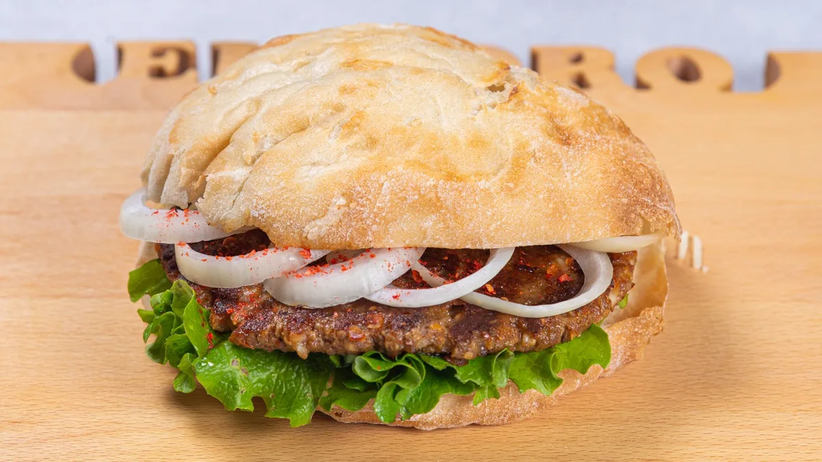 Juneća gurmanska ljuta pljeskavica 200g