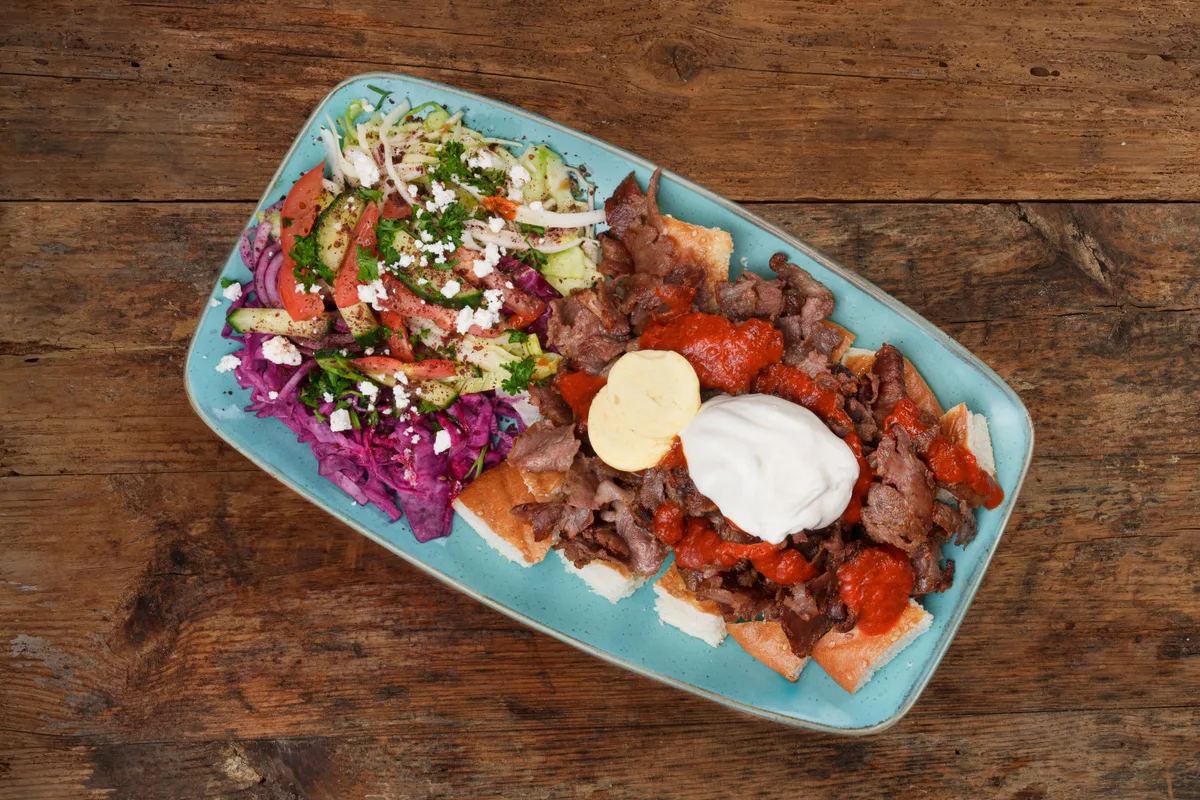 Iskender Yaprak döner