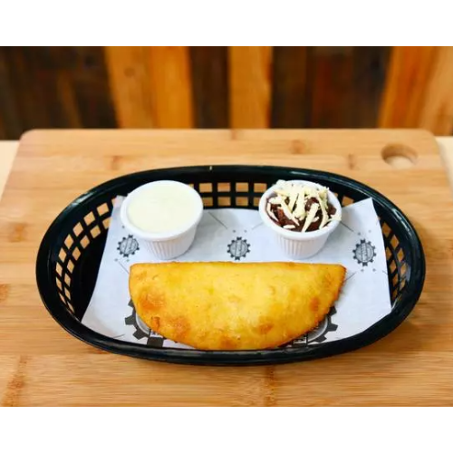Empanada de Frijol con Queso Solterita