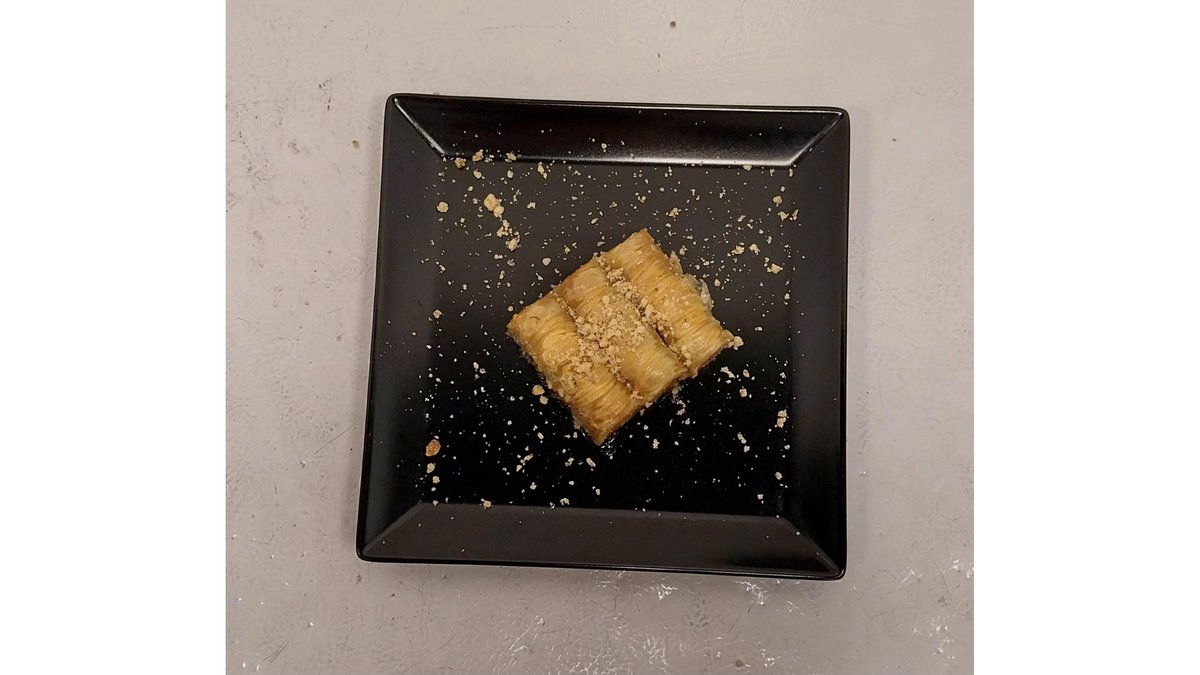 Baklava emre sarayli̇e cu nuca
