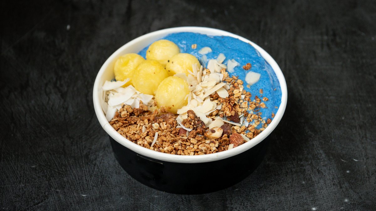 Blue Spirulina Smoothie Bowl