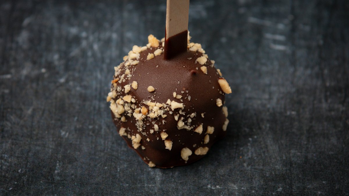 Snickers Cubes on Stick