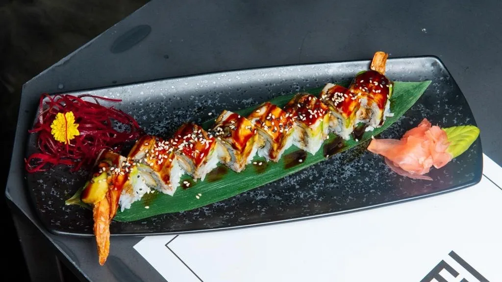 Crazy dragon roll