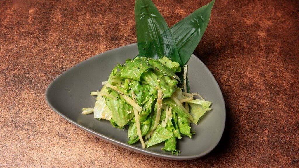 Fresh green salata