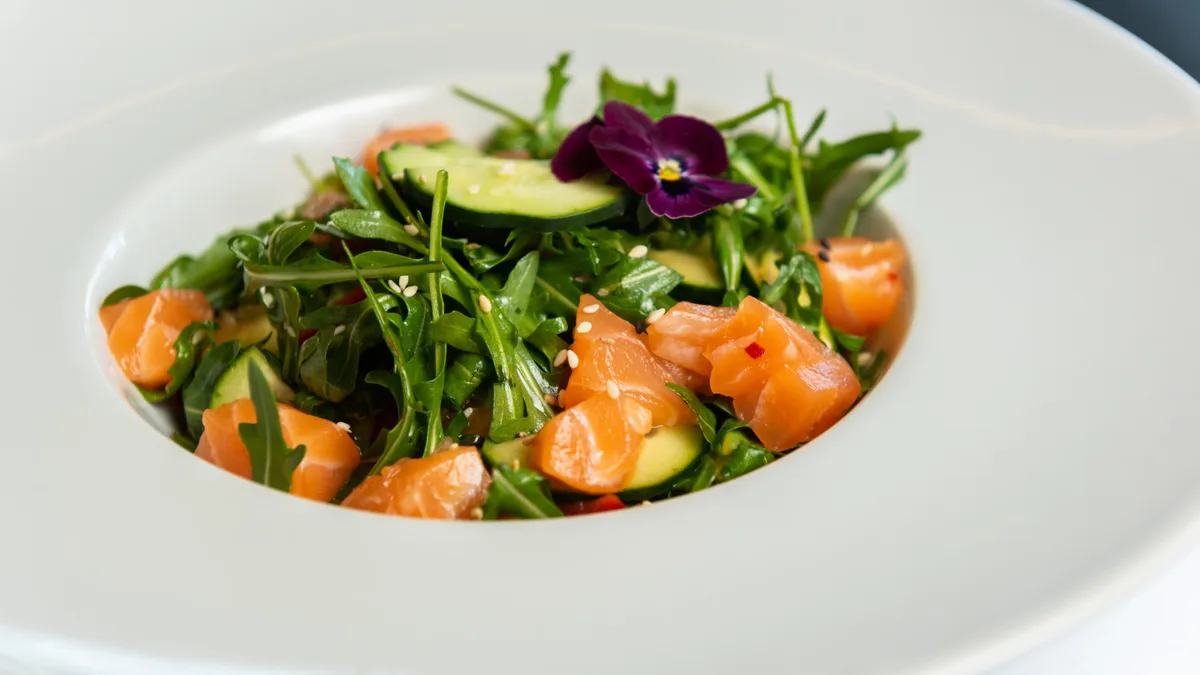 Losos salata