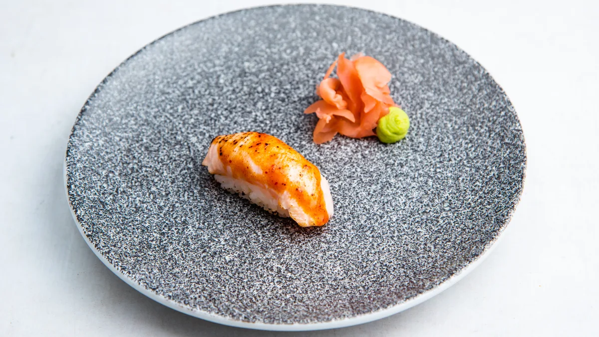 Nigiri spicy losos