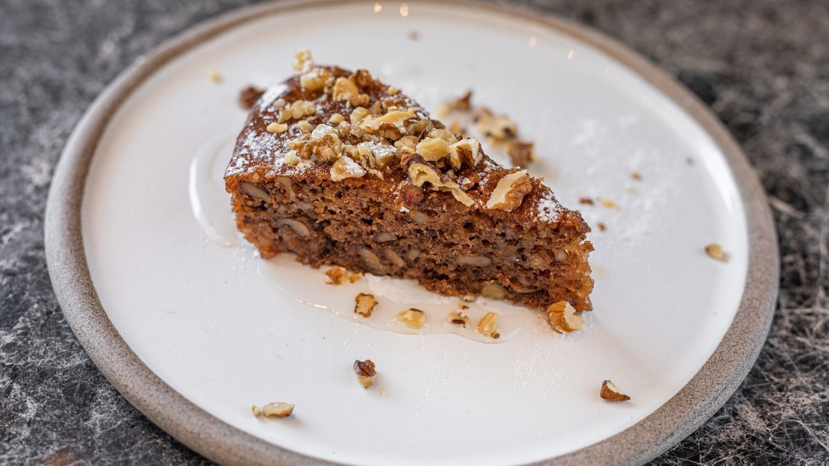 Walnut Cake With Syrup