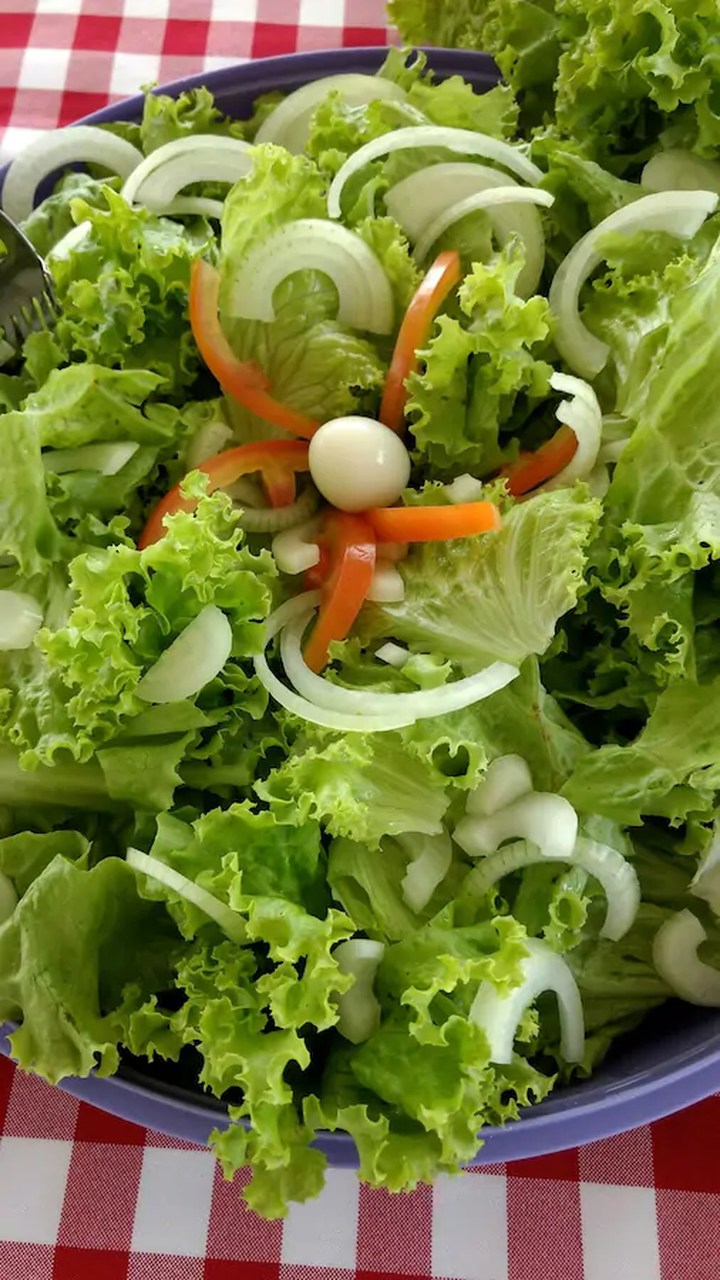 Salada Alface com Cebola em Dobro