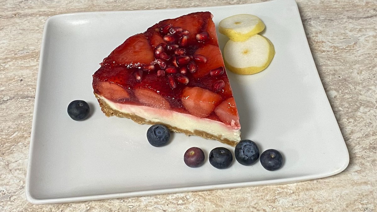Sajttorta, epres, friss gyümölccsel