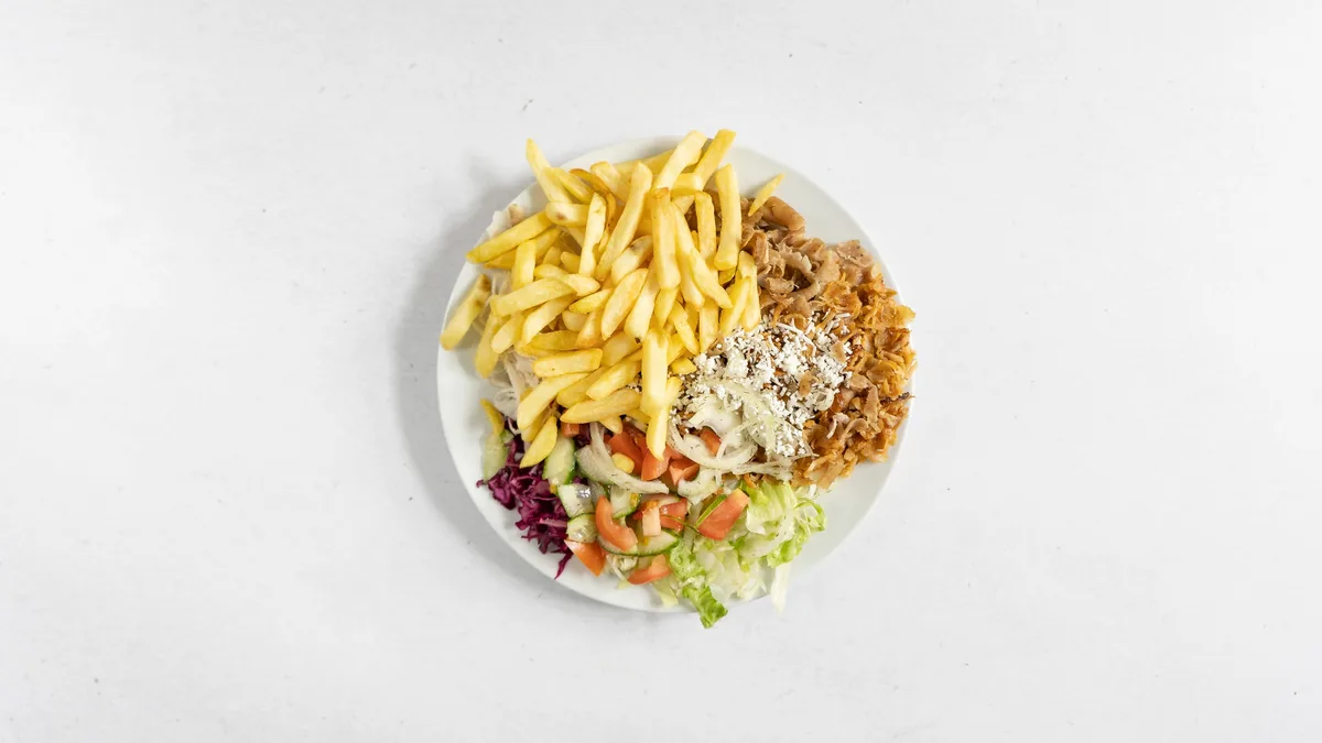 33. Mega kebab na talíři