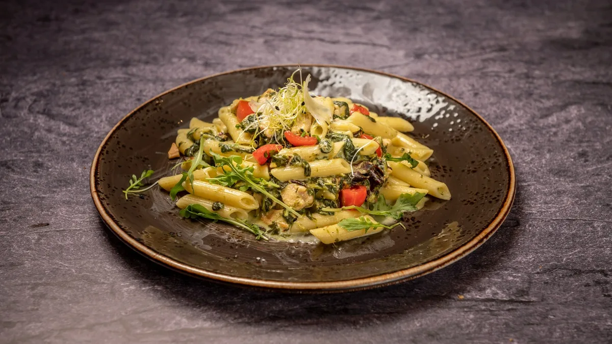 Parajos-tejszínes spagetti csirkével