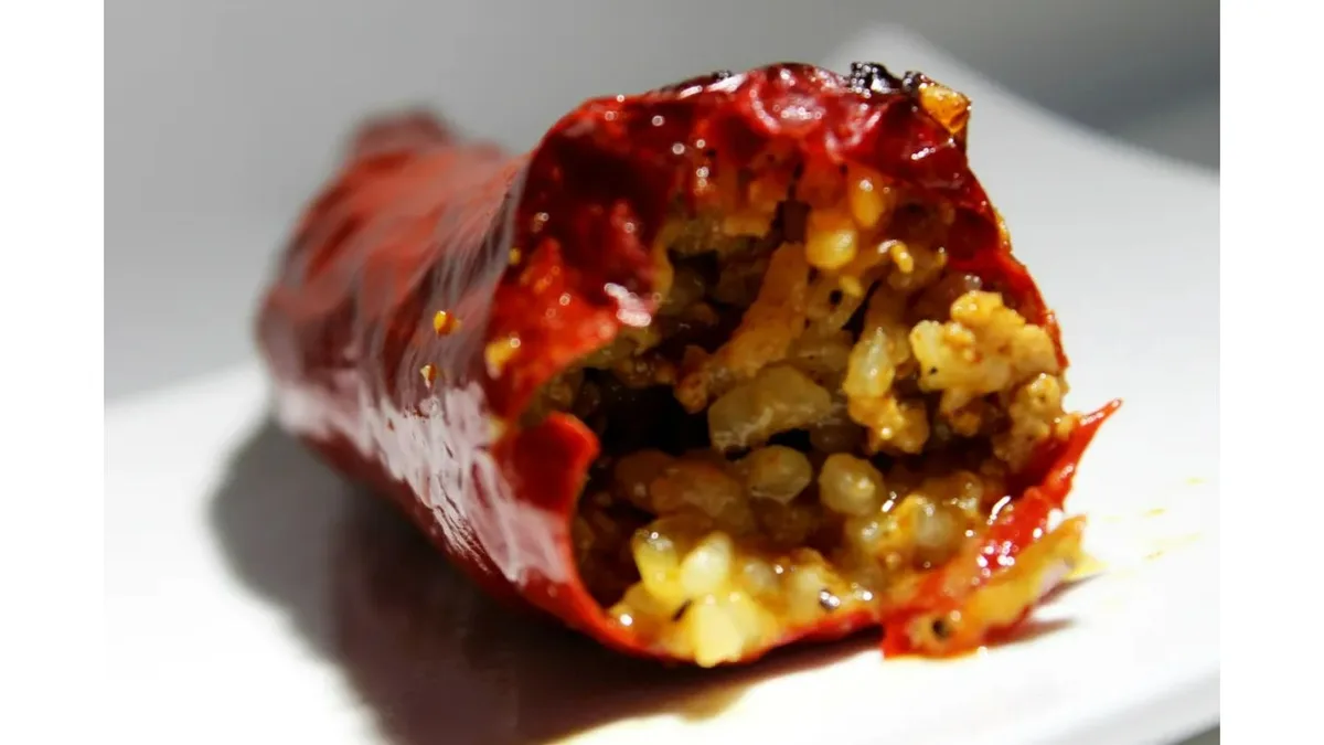 Crvena punjena suva paprika