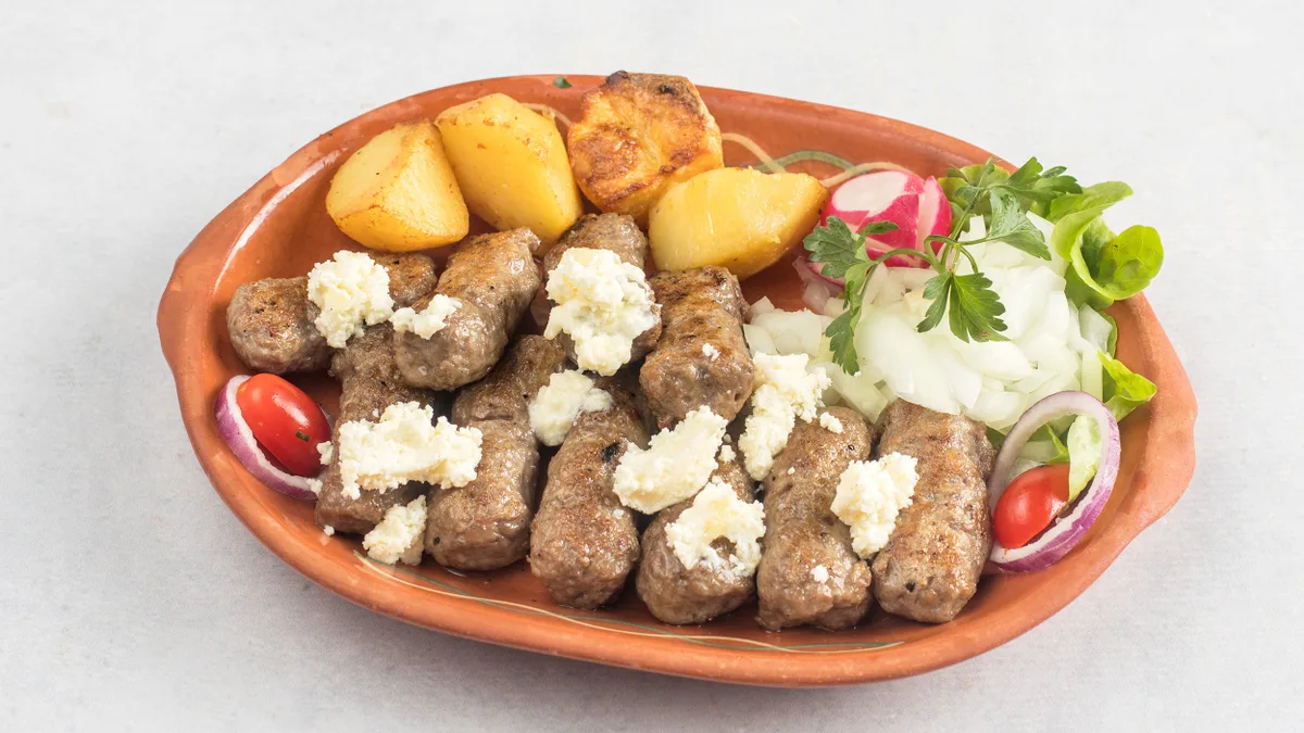 Ćevapčići na kajmaku