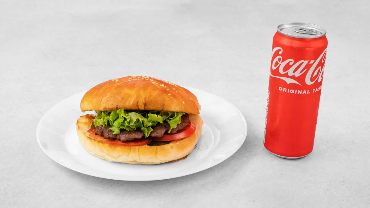 Hamburger + Coca-Cola 0,33 l