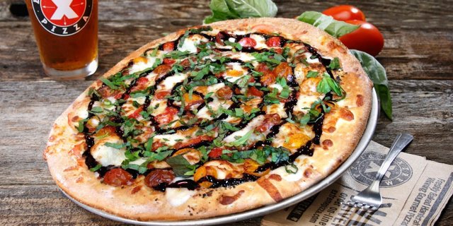 Screamin' Tomato Pizza