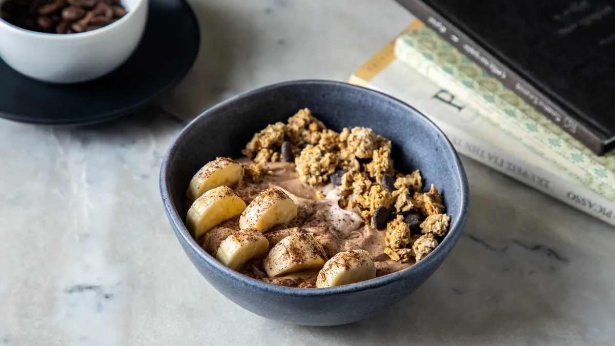 Peanut butter and Choco Υogurt Bowl