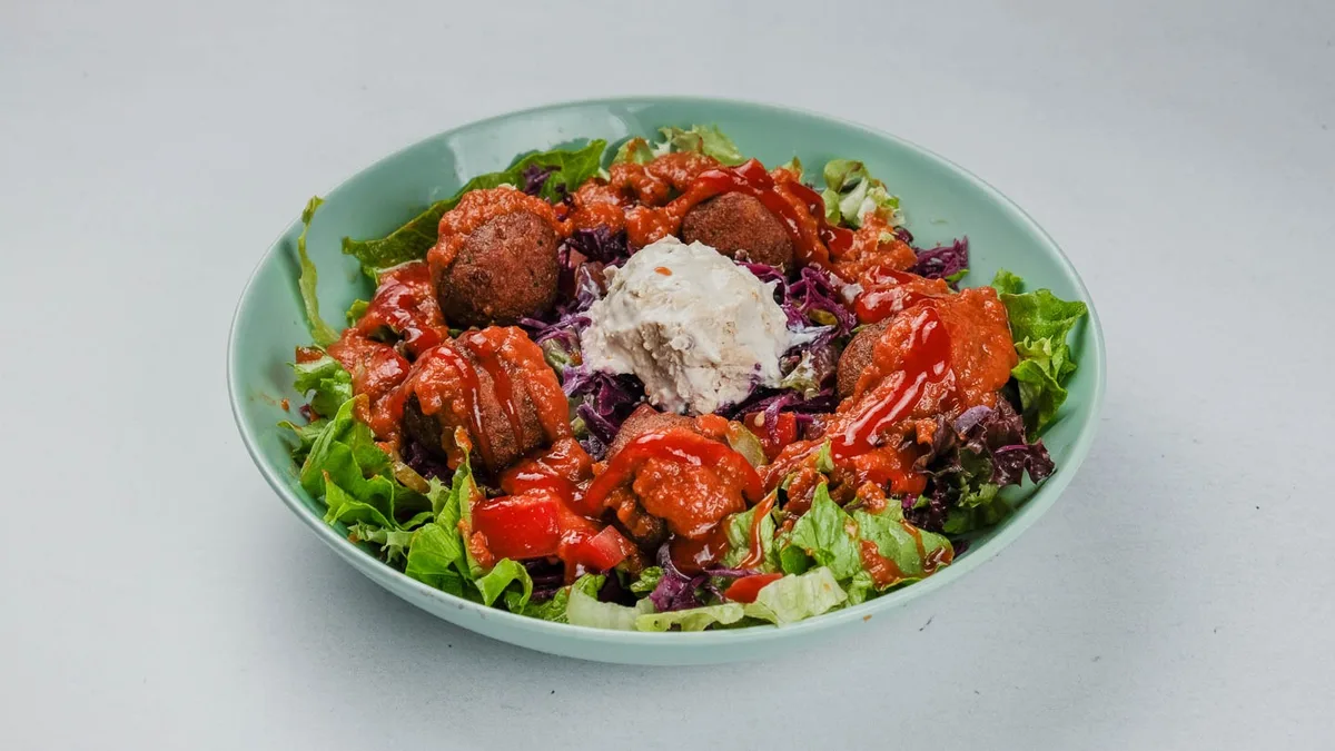 Falafel salata batat