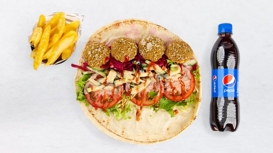 Falafel sendvič s krompirčkom in Pepsi 0.5 l