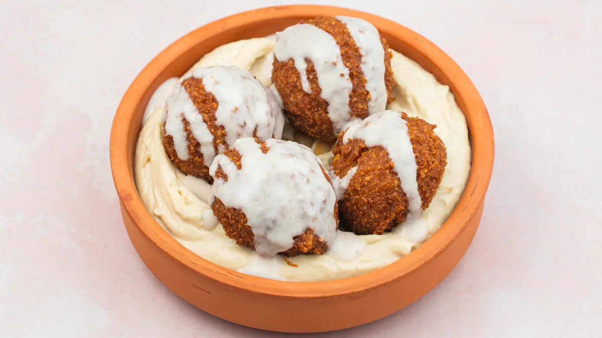 Falafel humus