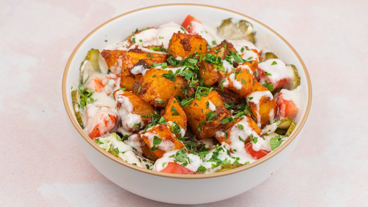 Salata sa začinjenim krompirom