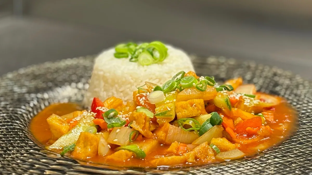 17. Phad Priaw Wan Tofu 🌱