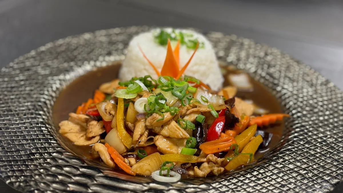 22. Kai Phad Khing 🌶