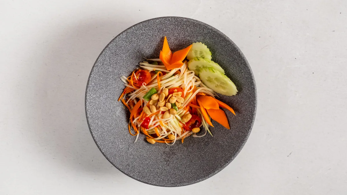 9. Som Tam Thai 🌶