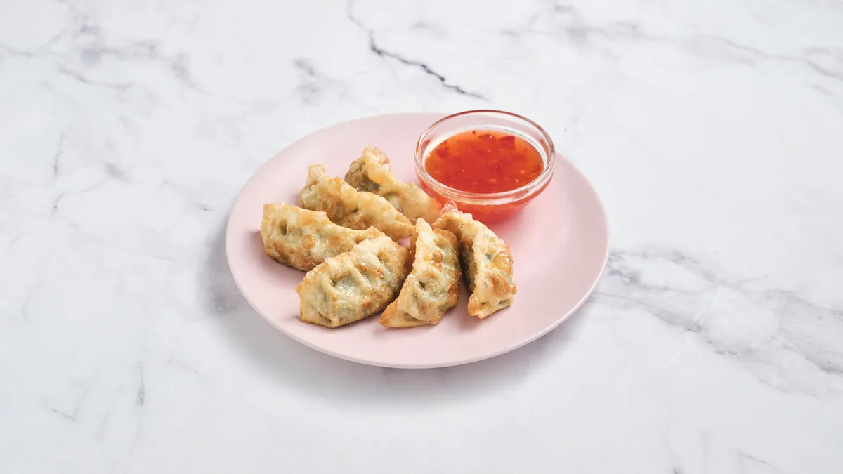 Csirke gyoza dumpling édes chili szósszal