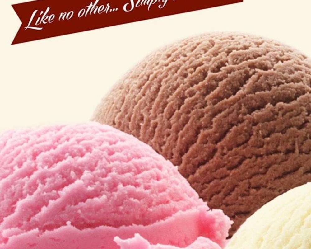 Farm Stores Cookies and Cream Ice Cream, 48oz
